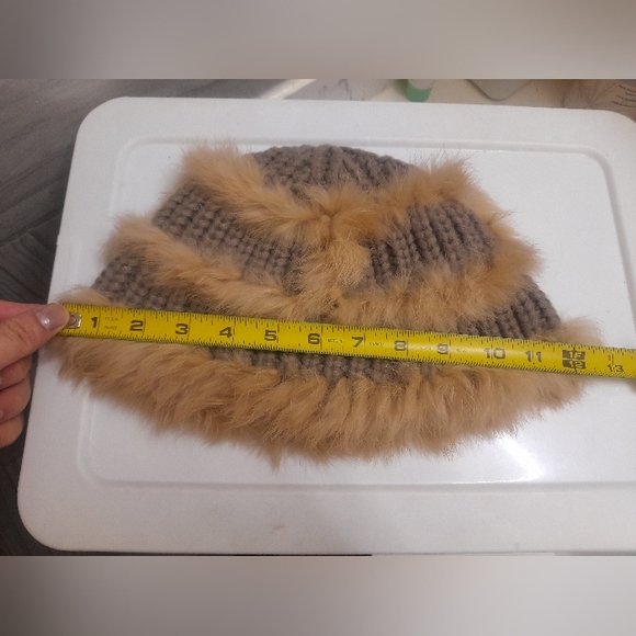 Danier Rabbit Fur Wool Blend Hat O/S - Picture 4 of 7